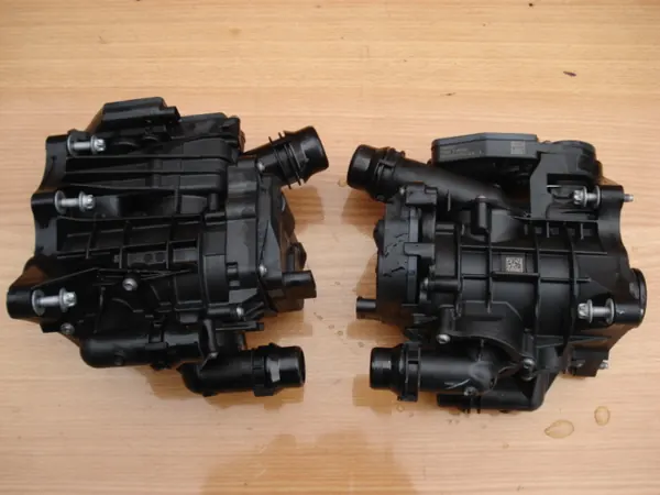 Boîtier de thermostat BMW G20 G30 G01 2.0 i image 4