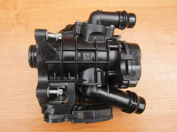 Boîtier de thermostat BMW G20 G30 G01 2.0 i image 6