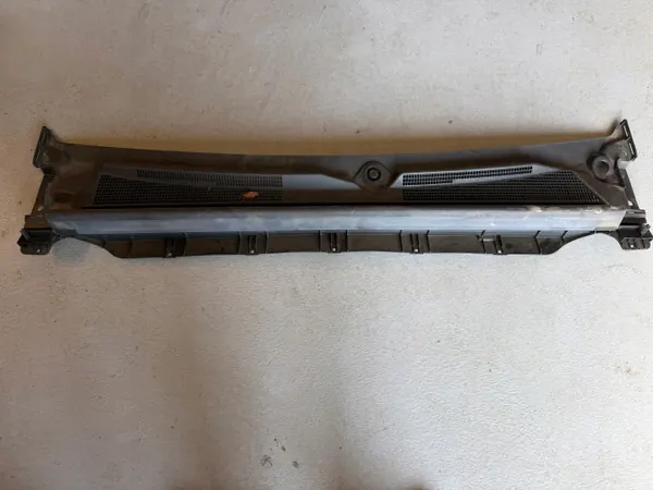 Pare-brise supérieur plastique OEM 668115282R pour Renault Arkana image 2