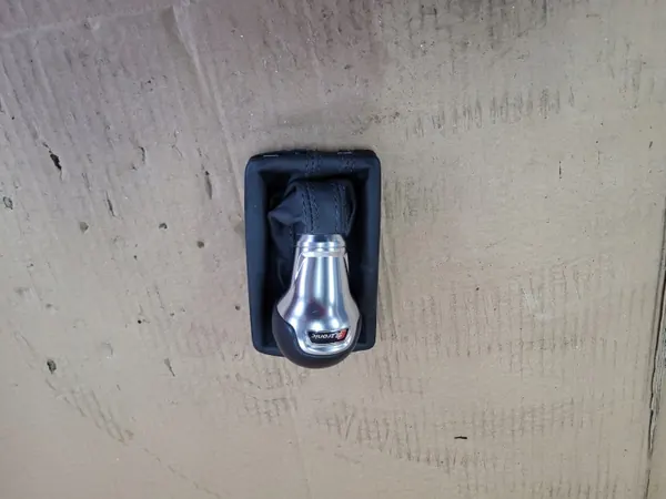 Pommeau de levier Audi A3 OEM 8V1713139G - État utilisé image 2