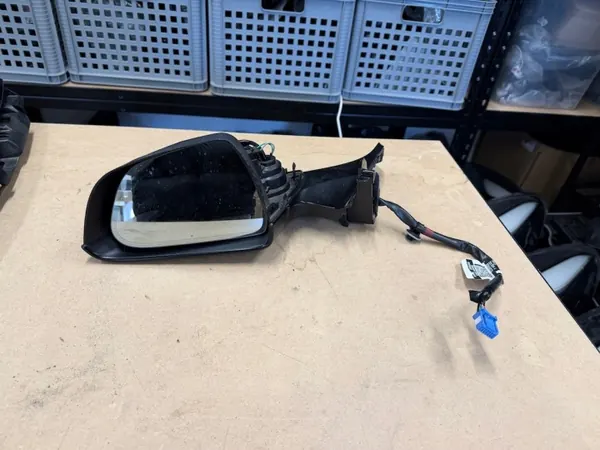 Tesla Model 3 vasen peili OEM 1592033-00-B Käytetty image 2