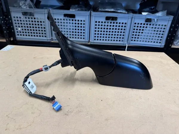 Tesla Model 3 vasen peili OEM 1592033-00-B Käytetty image 4
