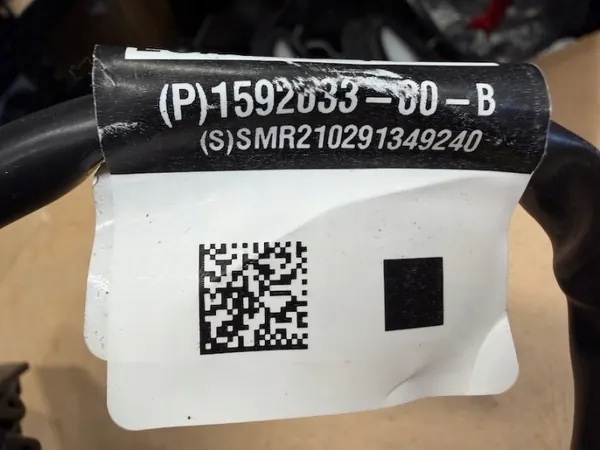 Tesla Model 3 vasen peili OEM 1592033-00-B Käytetty image 8