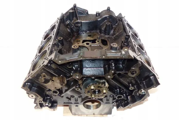Audi Q7 4L 3.0 TDI Moottorilohko OEM 059103021AB image 2