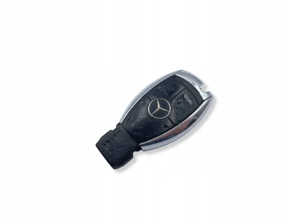 Llave Mercedes OEM UHP2256 - 3 Botones Plata Usada image 3