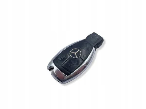 Llave Mercedes OEM UHP2256 - 3 Botones Plata Usada image 5