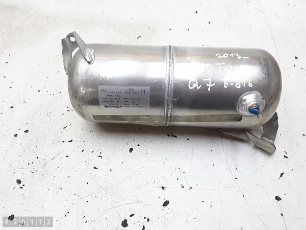 2013 Audi Q7 Air Suspension Tank 7l8616202a image 2