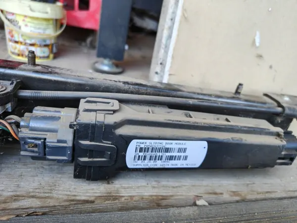 Oberer Schiebetürschiene Chrysler Grand Voyager OEM 68060498ABA image 9