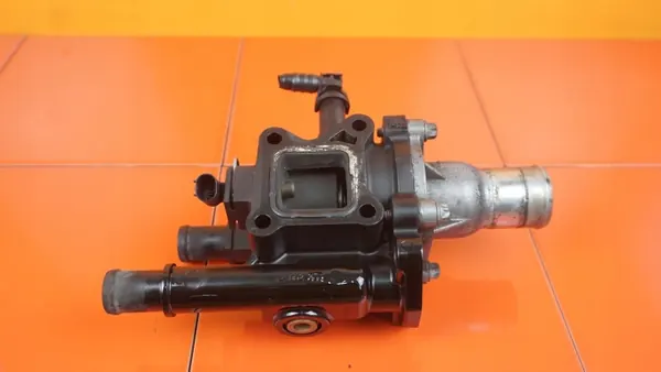 Carcaça termóstato OEM 012992382 para Opel 1.6 Turbo image 4