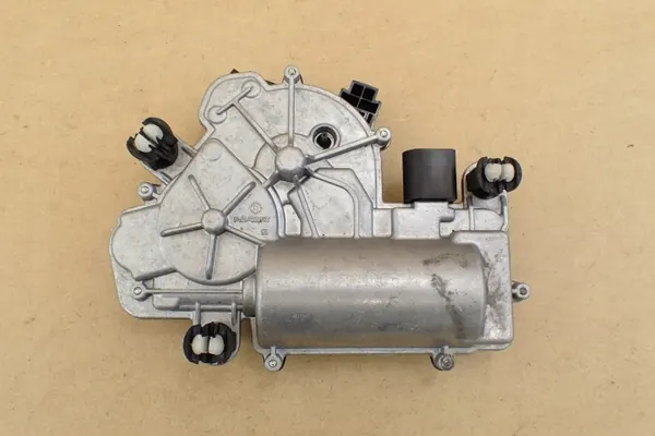 Audi Q3 Kofferbakmotor OEM 5TA827887C image 6