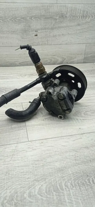 Bomba de dirección asistida AUDI A3 8L image 3