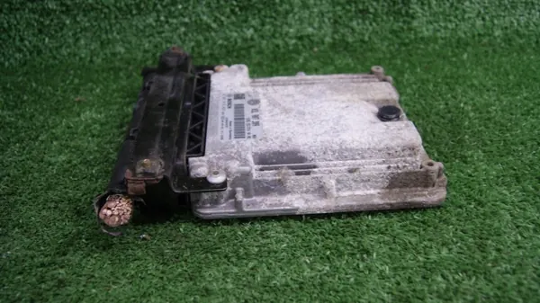 Computador Motor OEM 03L907309 para Volkswagen Passat B6 image 4