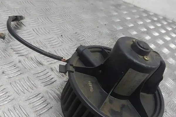 Kylfläkt VW TRANSPORTER IV FURGON 2.4L diesel OEM 357819021 image 2