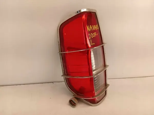 Lámpara trasera izquierda Nissan Navara 15-21 image 2