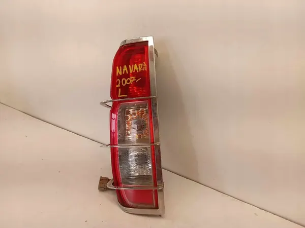 Lámpara trasera izquierda Nissan Navara 15-21 image 3