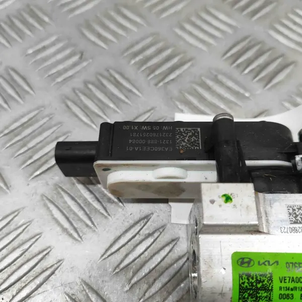 Soupape d'expansion A/C Hyundai OEM 976E1KL500 image 8