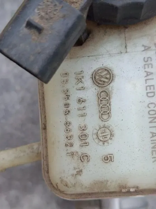 VW Remcilinder OEM 1K1411301C - Gebruikt image 5