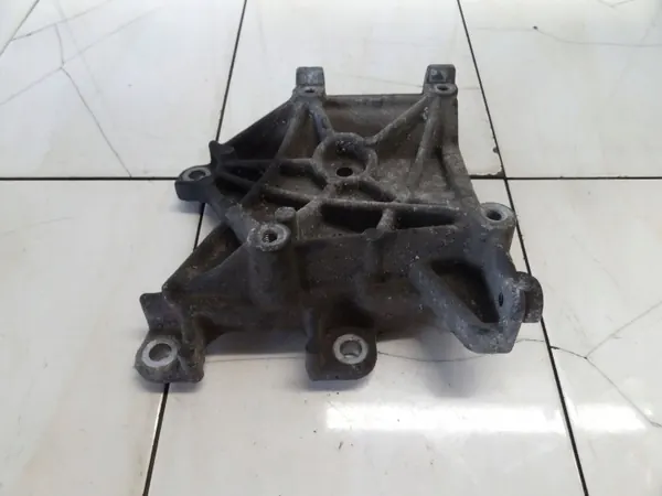 Support de compresseur Mitsubishi MR360566 image 3