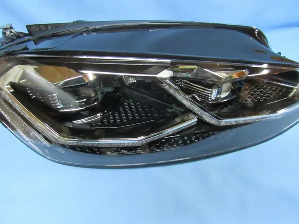 Farol Direito VW Golf VII 5G1 R-Line Full LED image 4