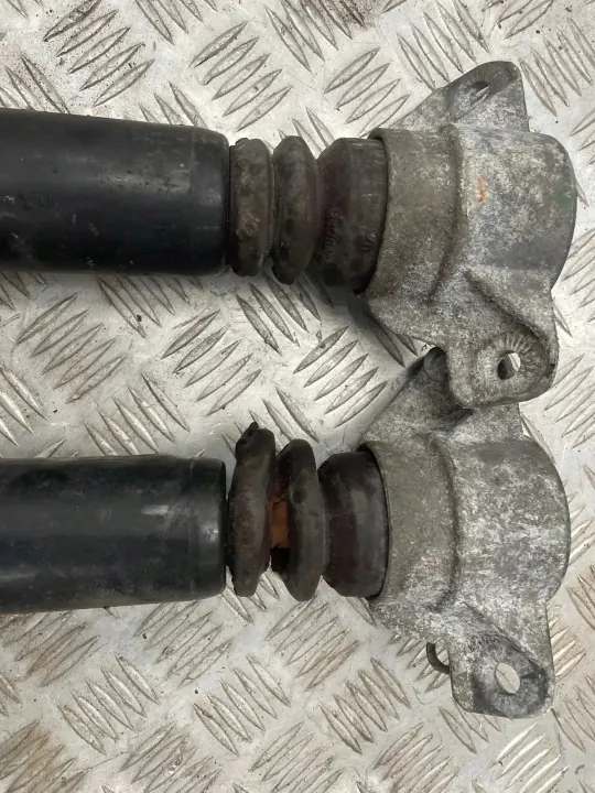 OEM 8T0513035L Taka-iskunvaimentimet Audi A5 8T:lle image 3