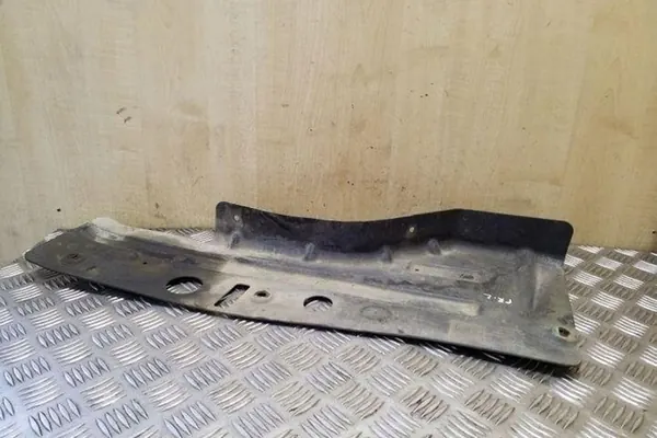 Bakre centrala underkåpa OPEL ASTRA J GTC image 3