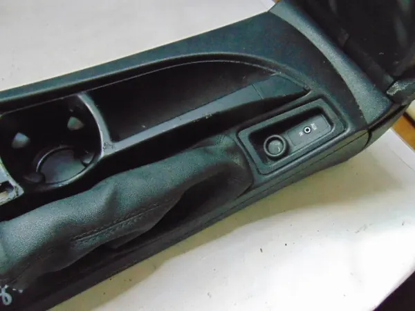 Accoudoir tunnel central BMW E87 OEM - Noir image 4