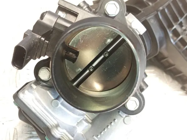 OEM 8655869 Colector de Admisión para BMW 2/3/5/X3 image 9