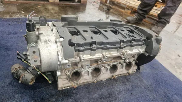 Cilinderkop VW GOLF V AUDI A3 2.0FSI 06D103373AM image 4