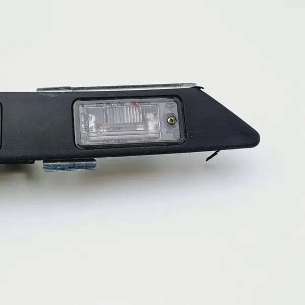 Garniture de Hayon OEM DRC78084 pour Audi A3 S3 8P image 4