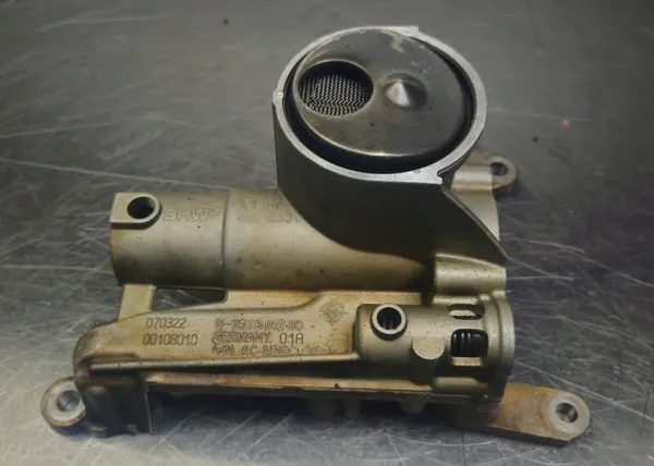 Bomba de aceite Peugeot OEM V757601280 para 1.4/1.6 VTI image 2