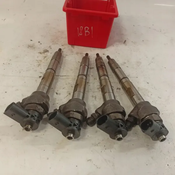 Inyector Volkswagen Golf VII OEM 04L130277AD image 2