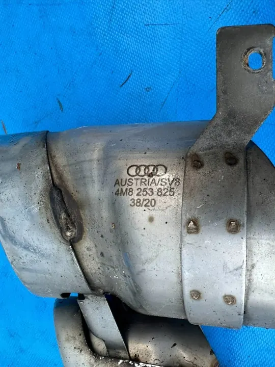 Audi SQ8 Q8 Avgasrörsspets OEM 4M8253825 Vänster Bak image 6