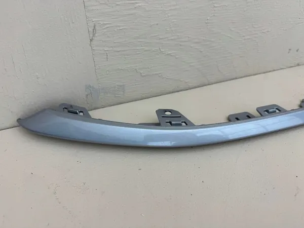 AUDI A3 Rivestimento Paraurti Anteriore 8Y0807110 image 2