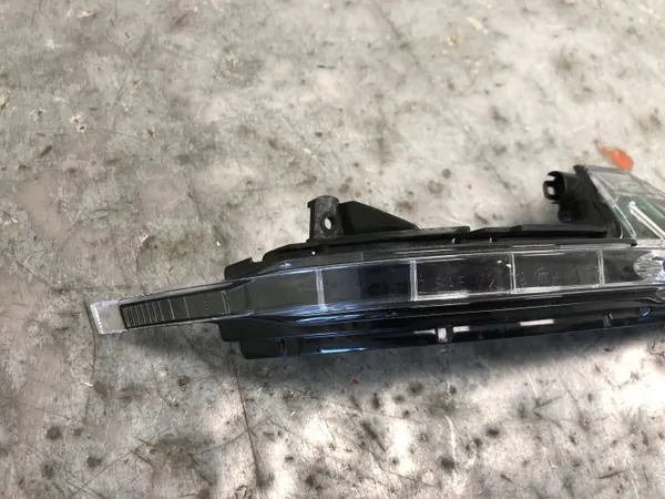 Intermitente espejo derecho OEM 4G8949102ABILI Audi A7 image 3