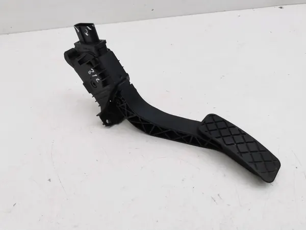 Volkswagen T-Roc 2018 Gaspedal OEM 5Q2723503D image 3