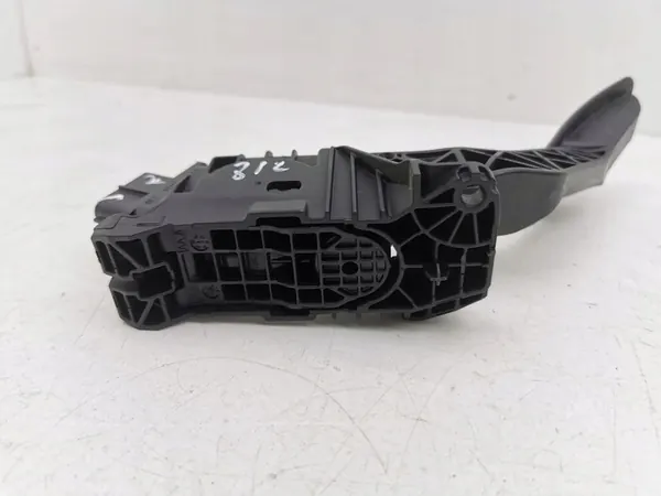 Volkswagen T-Roc 2018 Gaspedal OEM 5Q2723503D image 4