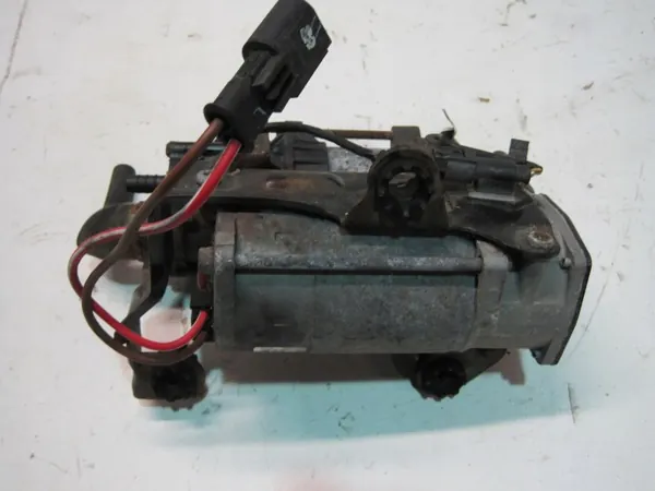 BMW 6861882 Fjädringspump - Begagnad OEM-del image 2