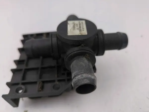 Koelvloeistofregelklep Tesla Model S 2014 OEM 600737000B image 5