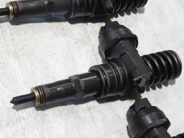 Brandstofpomp OEM 038130073AG voor VW Touran 1.9 TDI image 4