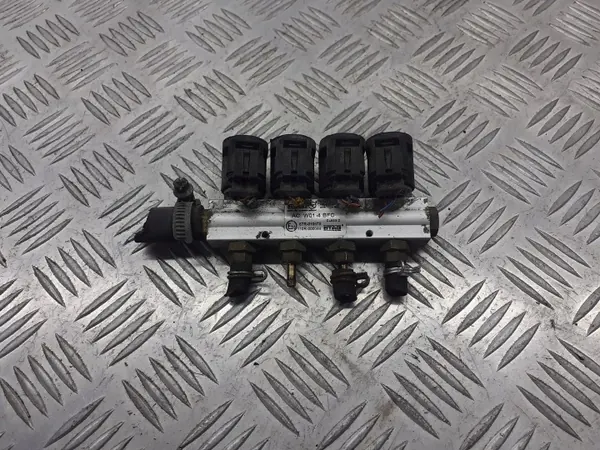 Gasinjectierail OEM 67R-010973 - Gebruikt image 2