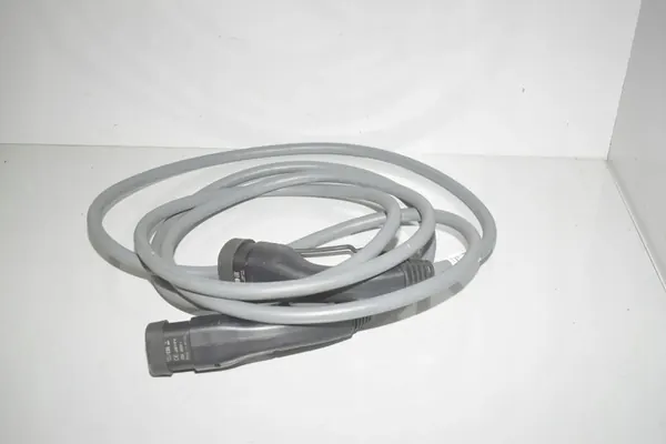 Câble de chargement BMW i4 7827900 image 3