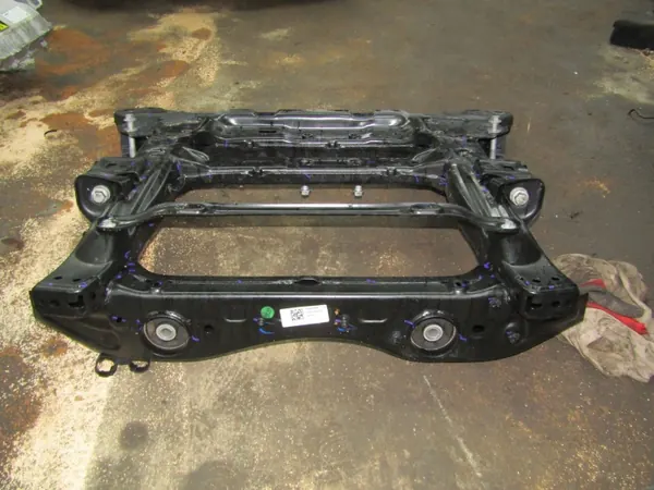 Volvo EX30 etujousipalkki OEM 31345349 image 6