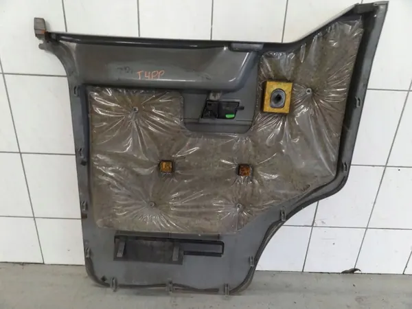 VW T4 Transporter Rechter Voorportier Bekleding 701837020A image 4