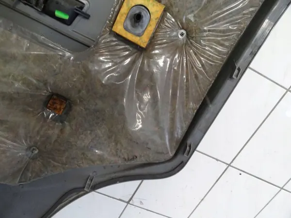 VW T4 Transporter Rechter Voorportier Bekleding 701837020A image 8