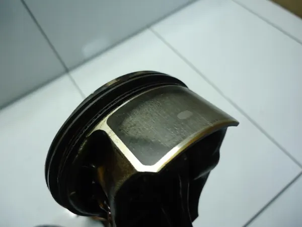 Piston avec Bielle OPEL ASTRA J 1.8 16V Z18XER image 4