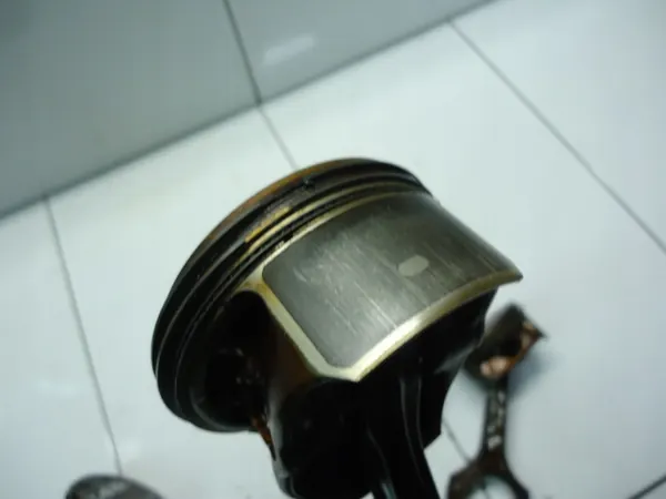 Piston avec Bielle OPEL ASTRA J 1.8 16V Z18XER image 6
