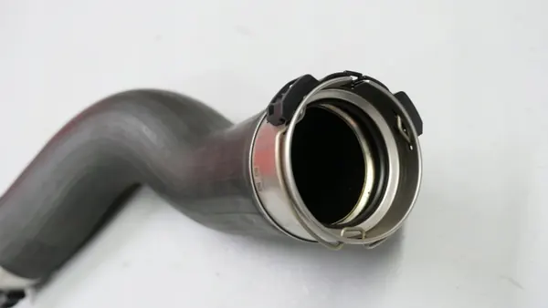 BMW Turbo Intercooler Putki OEM 8571025 - Käytetty image 3