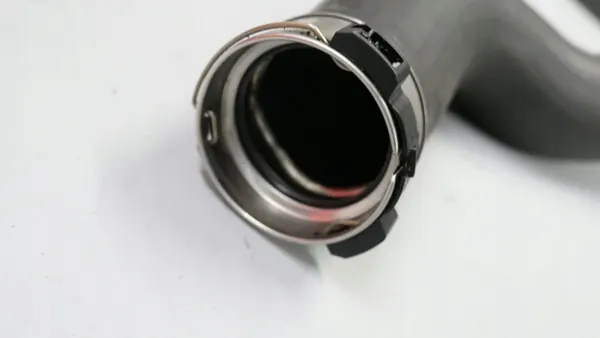 BMW Turbo Intercooler Putki OEM 8571025 - Käytetty image 4