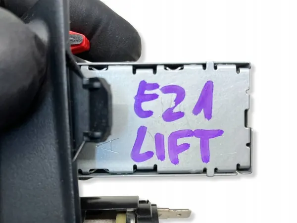 Tampa Tomada USB-C OEM OYT26630 para Corolla E21 image 7