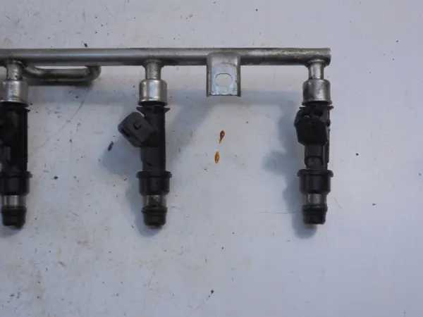 Rail d'injection Opel Astra G OEM 25317316 image 4
